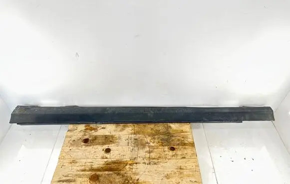 Mercedes-Benz C W204 Sill A2046900340