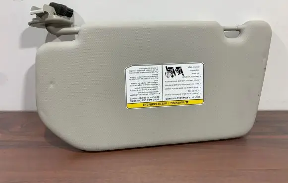 Mitsubishi Outlander IV Sun visor