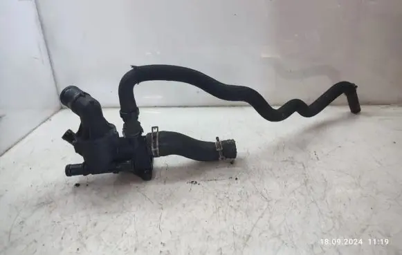 Nissan X-Trail T32 Thermostat housing 