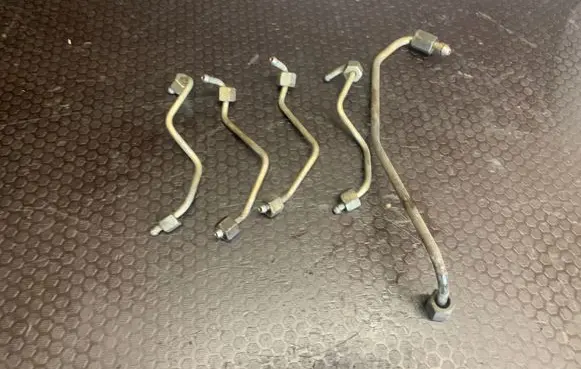 Hyundai Terracan Fuel injector supply line/pipe 