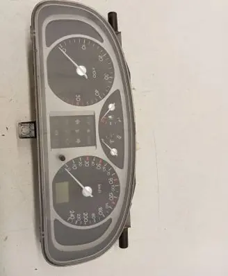 Renault Laguna II Speedometer (instrument cluster) 8200170305 501018630076 ZJ6KTF42