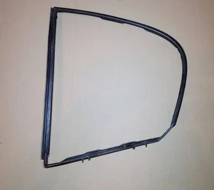 BMW 3 E90 E91 Rear side window 7060219
