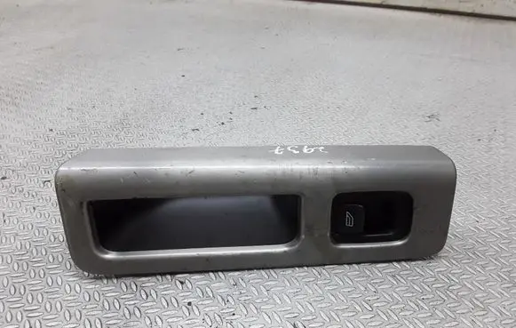 Volvo V50 Electric window control switch 8663819