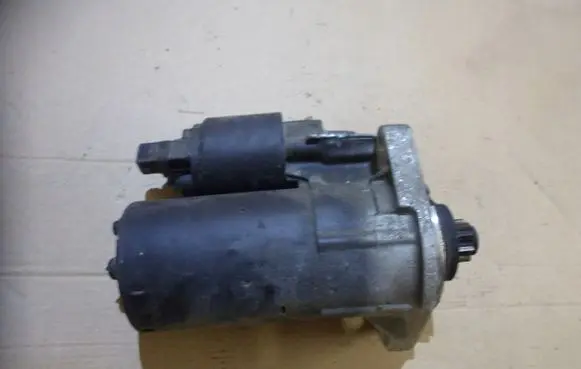 Volkswagen Golf IV Starter motor