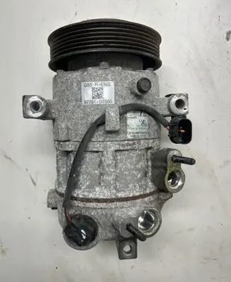 KIA Sportage Air conditioning (A/C) compressor (pump) 97701D7000