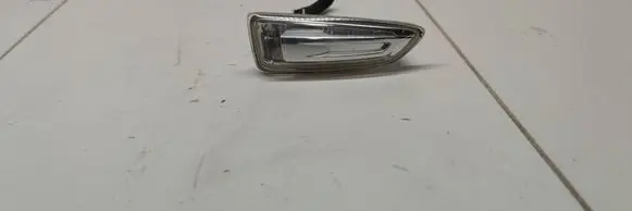 Opel Crossland X Front fender indicator light 012724
