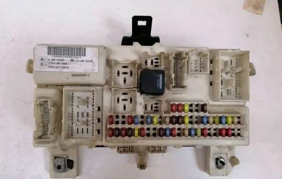 Ford Focus Fuse module 97RA000001 97RA012018