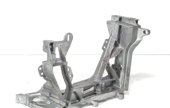 Mercedes-Benz C W205 Headlight/headlamp mounting bracket A2056225300