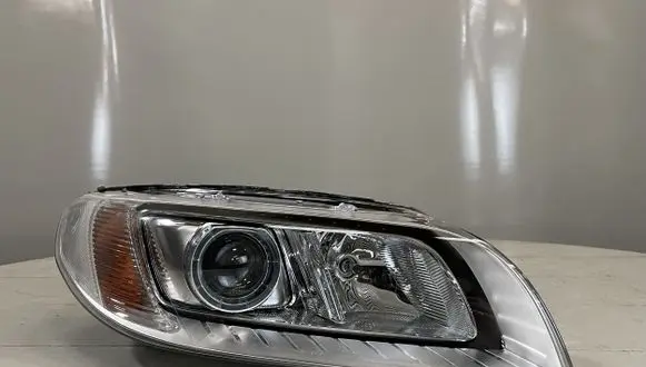 Volvo V70 Headlight/headlamp 31420014