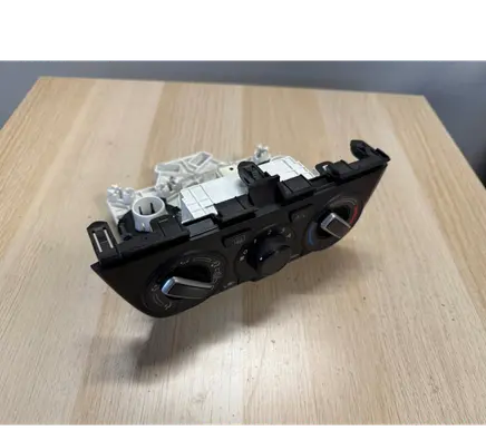 Suzuki Swift III Climate control unit 74400A52R0