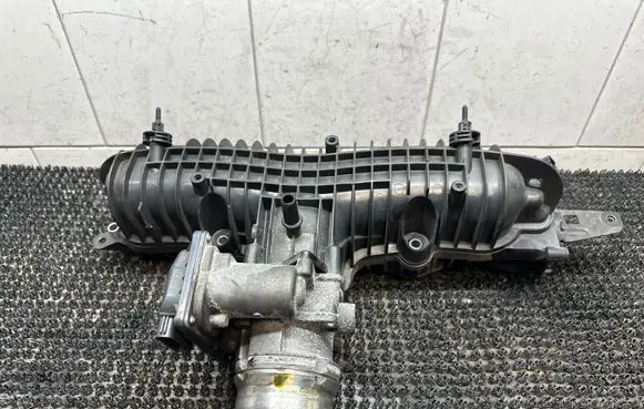 Volvo S60 Intake manifold