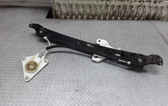 Seat Altea XL Rear window lifting mechanism without motor