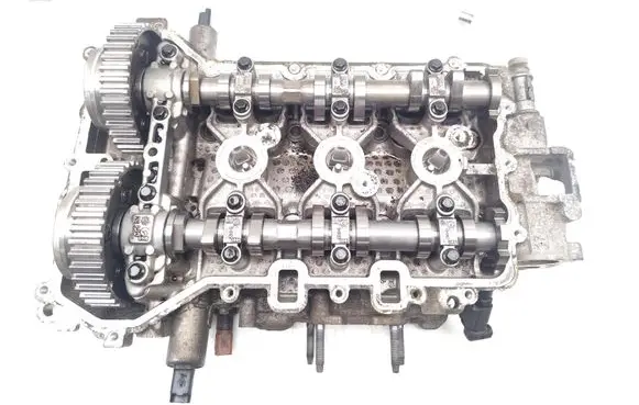 Peugeot 208 I Engine head 9814783180