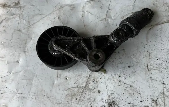 Opel Frontera B Generator/alternator belt tensioner