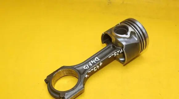 KIA Ceed Piston with connecting rod D4FB