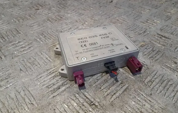 Audi A6 Allroad C6 Antenna control unit 8E0035456C 09104112