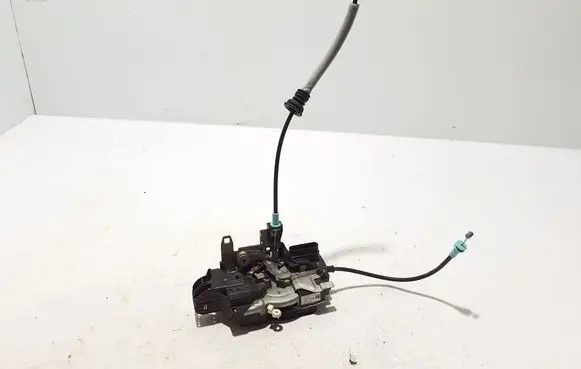 Volvo S60 Front door lock 31349890
