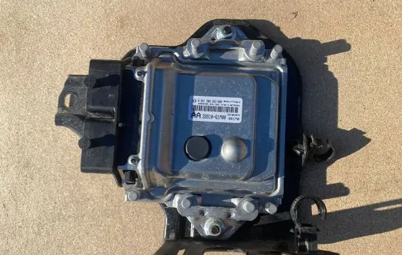 Suzuki SX4 S-Cross Engine control unit/module 0261S08263 AA3391061M00