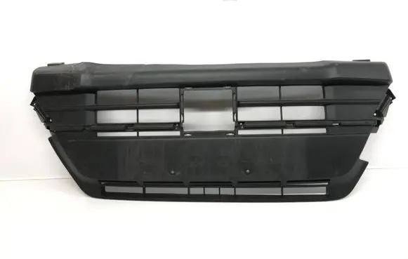 Suzuki Vitara (LY) Front bumper lower grill 7172186R
