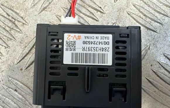 Renault Austral USB socket connector 284H35397R