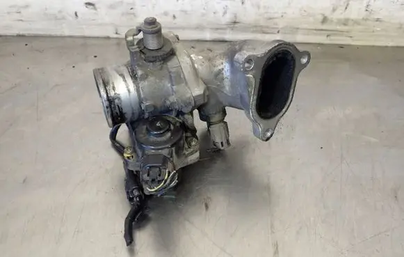 Toyota Corolla E120 E130 Throttle body valve 8967221020