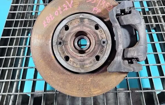 Renault Clio V Front wheel hub spindle knuckle IMPRK1570787