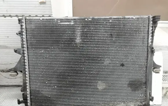Audi Q7 4L Coolant radiator 7L6121253B