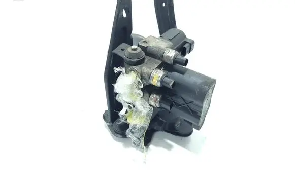 Mercedes-Benz S W221 Air suspension valve block A2213200258