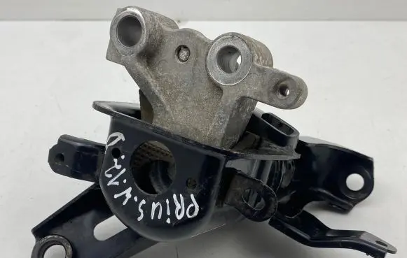 Toyota Prius+ (ZVW40) Engine mount bracket