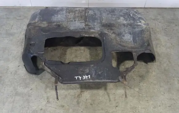 Volkswagen Transporter - Caravelle T4 Engine splash shield/under tray