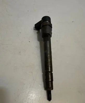 Mercedes-Benz E W211 Fuel injector 0445110 A6480700287