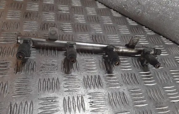Mercedes-Benz A W168 Fuel injector 0280155753 0280151036