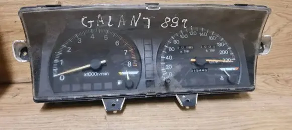 Mitsubishi Galant Speedometer (instrument cluster) MB521495