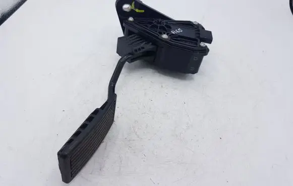 Honda CR-V Accelerator throttle pedal 31309H16