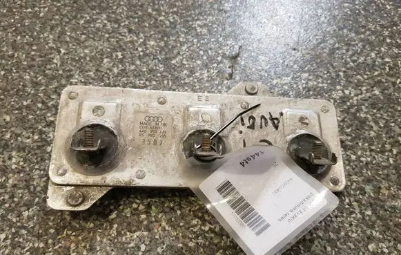 Audi A6 S6 C4 4A Coolant fan relay 4A0959493