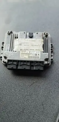 Citroen C4 I Engine control unit/module 0281011966