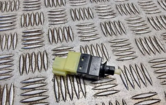 Mercedes-Benz B W245 Brake pedal sensor switch A0015454409 A0015459609 2E0945515A