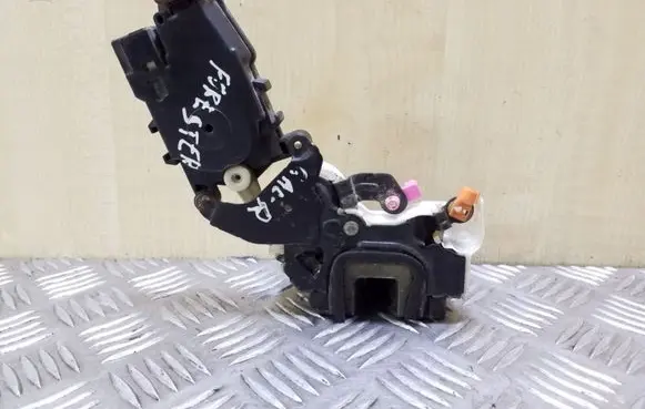 Subaru Forester SF Rear door lock