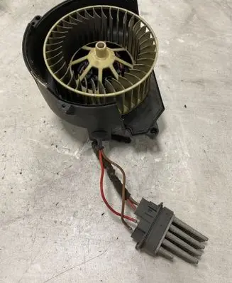 Opel Omega B2 Heater fan/blower 315156