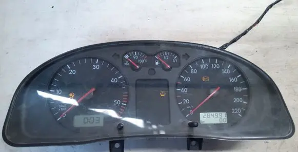 Volkswagen PASSAT B5.5 Speedometer (instrument cluster) 3B1919860C