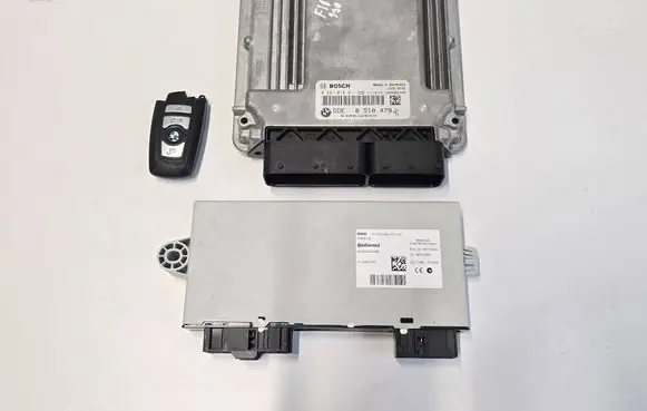BMW 5 F10 F11 Engine ECU kit and lock set 0281018611 8518479 030032650