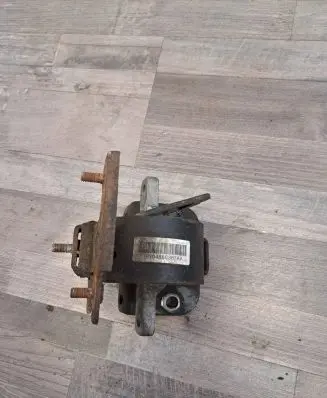 Chrysler Voyager Gearbox mount 04880387AA