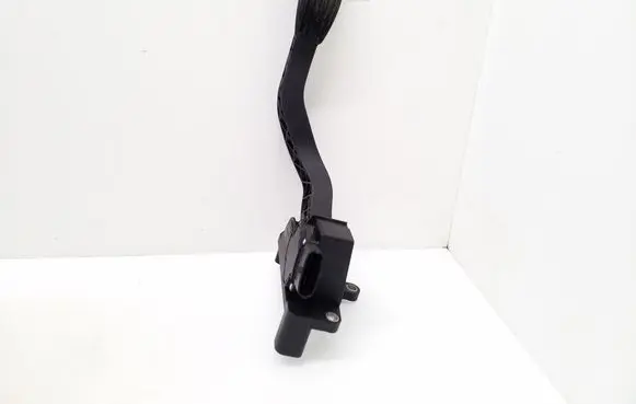 Iveco Daily 35.8 - 9 Accelerator throttle pedal 0281002632 504061734 686305195