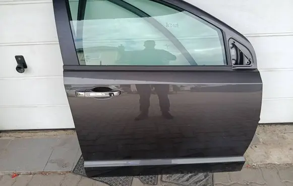 Fiat Freemont Front door 