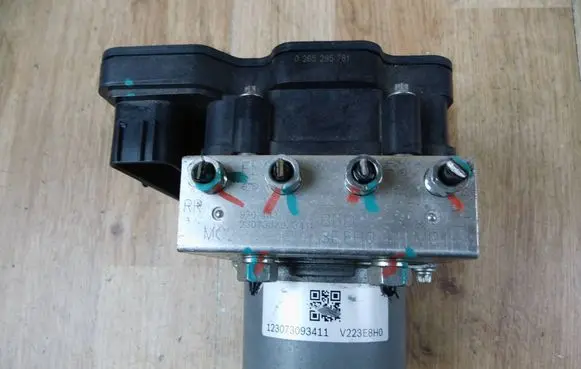 Honda CR-V ABS Pump V223E8H0 0265295781