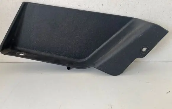 Foot area side trim