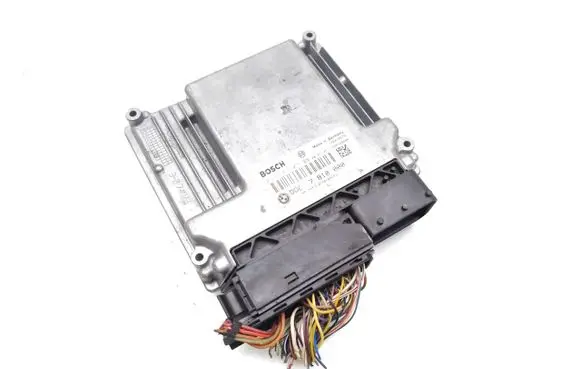 BMW 1 E82 E88 Engine control unit/module 7810000 0281015075