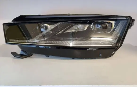 Skoda Octavia Mk4 Headlight/headlamp 5E4941015A LE18A6419 030111823300