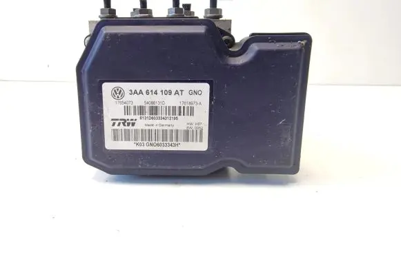 Volkswagen Passat Alltrack ABS Pump 3AA614109AT
