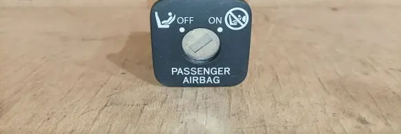 Lexus IS 220D-250-350 Passenger airbag on/off switch 1672F8N